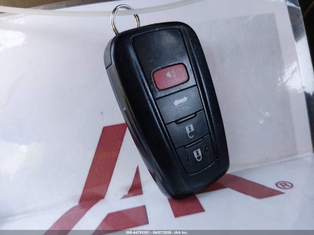 44792351 :رقم المزاد ، 4T1F11AK6LU338153 vin ، 2020 Toyota Camry Xle مزاد بيع