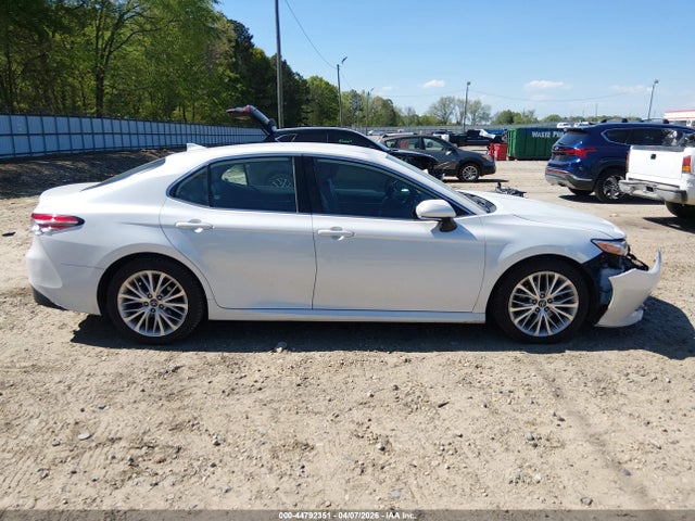 44792351 :رقم المزاد ، 4T1F11AK6LU338153 vin ، 2020 Toyota Camry Xle مزاد بيع