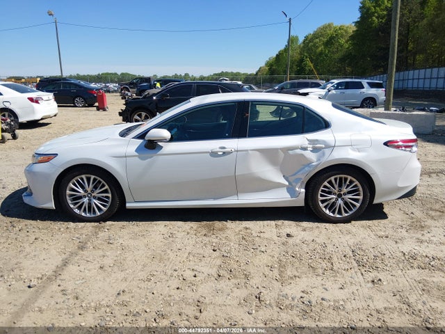44792351 :رقم المزاد ، 4T1F11AK6LU338153 vin ، 2020 Toyota Camry Xle مزاد بيع