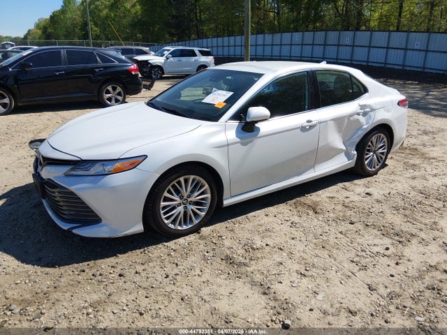44792351 :رقم المزاد ، 4T1F11AK6LU338153 vin ، 2020 Toyota Camry Xle مزاد بيع