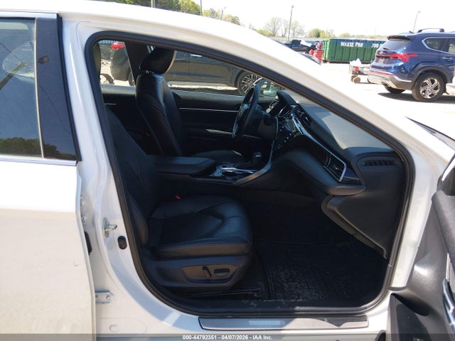 44792351 :رقم المزاد ، 4T1F11AK6LU338153 vin ، 2020 Toyota Camry Xle مزاد بيع