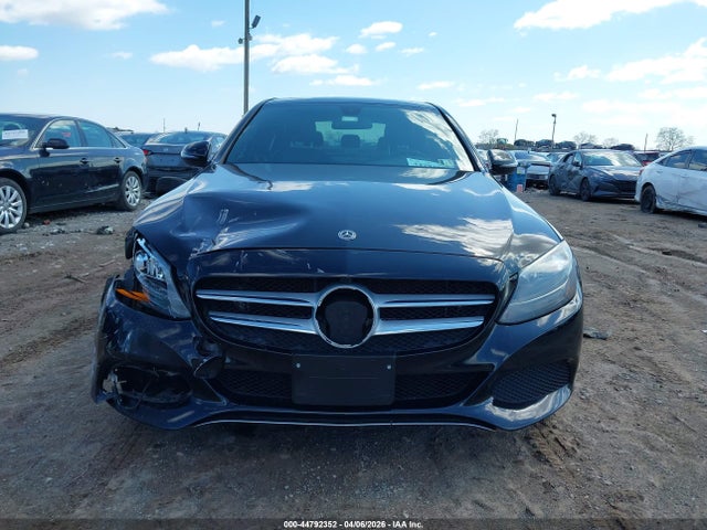 44792352 :رقم المزاد ، 55SWF4JB1JU239185 vin ، 2018 Mercedes-benz C 300 مزاد بيع