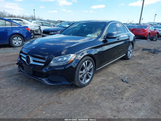 44792352 :رقم المزاد ، 55SWF4JB1JU239185 vin ، 2018 Mercedes-benz C 300 مزاد بيع