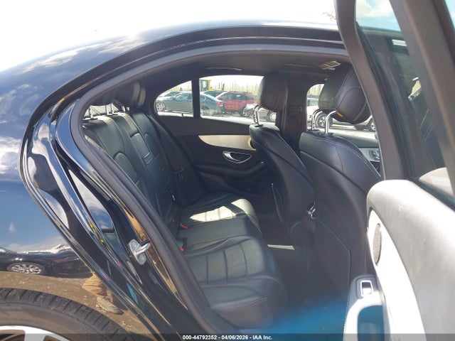 44792352 :رقم المزاد ، 55SWF4JB1JU239185 vin ، 2018 Mercedes-benz C 300 مزاد بيع