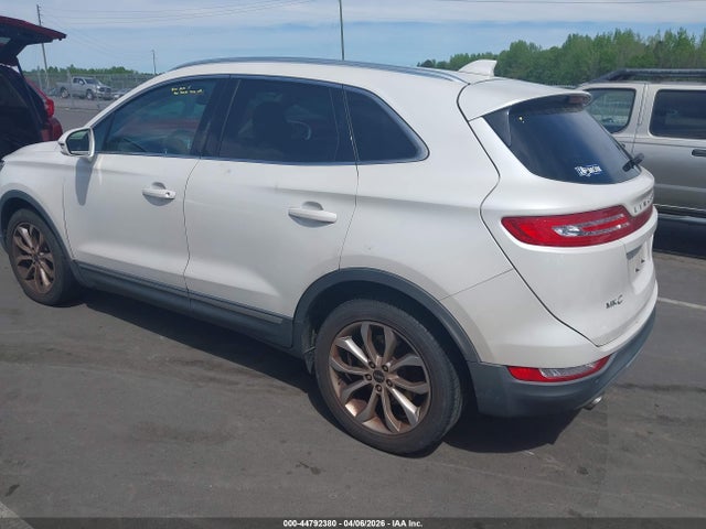 2015 LINCOLN MKC 5LMCJ1A93FUJ24867 Photo 2