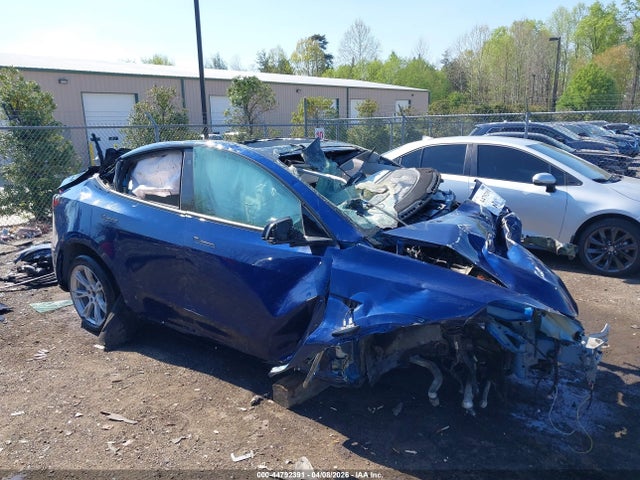 Auction sale of the 2022 Tesla Model Y Long Range Dual Motor All-wheel Drive, vin: 7SAYGDEE6NF395310, lot number: 44792391