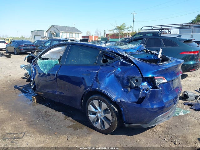 Auction sale of the 2022 Tesla Model Y Long Range Dual Motor All-wheel Drive, vin: 7SAYGDEE6NF395310, lot number: 44792391