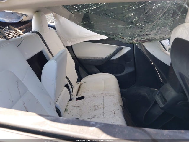 44792391 :رقم المزاد ، 7SAYGDEE6NF395310 vin ، 2022 Tesla Model Y Long Range Dual Motor All-wheel Drive مزاد بيع