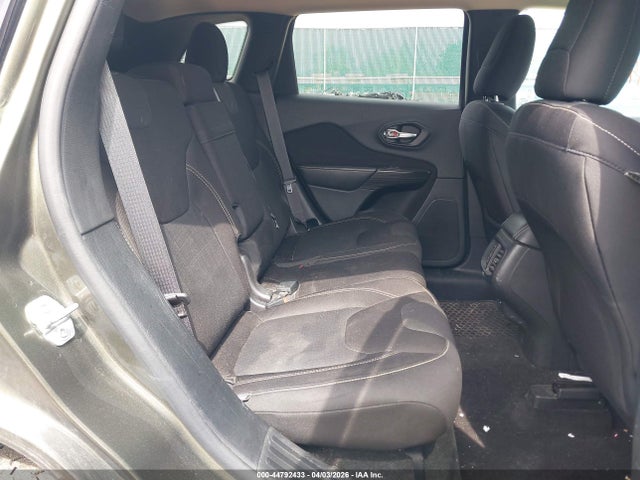 44792433 :رقم المزاد ، 1C4PJMCB5FW515694 vin ، 2015 Jeep Cherokee Latitude مزاد بيع