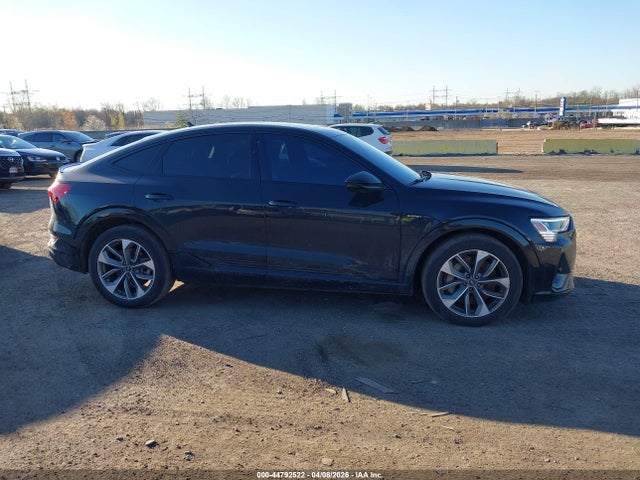 2021 Audi E-tron Sportback Premium Plus Quattro მანქანა იყიდება აუქციონზე, vin: WA12ABGE1MB026257, აუქციონის ნომერი: 44792522