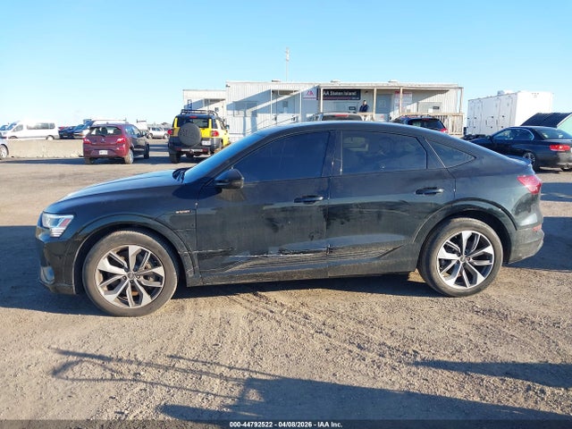 2021 Audi E-tron Sportback Premium Plus Quattro მანქანა იყიდება აუქციონზე, vin: WA12ABGE1MB026257, აუქციონის ნომერი: 44792522