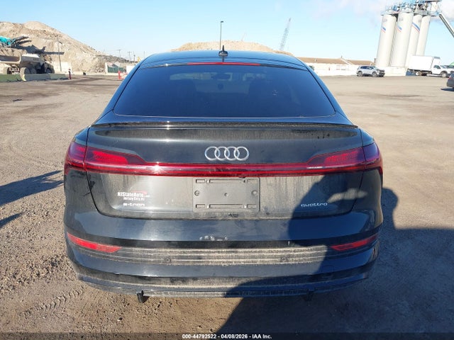 2021 Audi E-tron Sportback Premium Plus Quattro მანქანა იყიდება აუქციონზე, vin: WA12ABGE1MB026257, აუქციონის ნომერი: 44792522