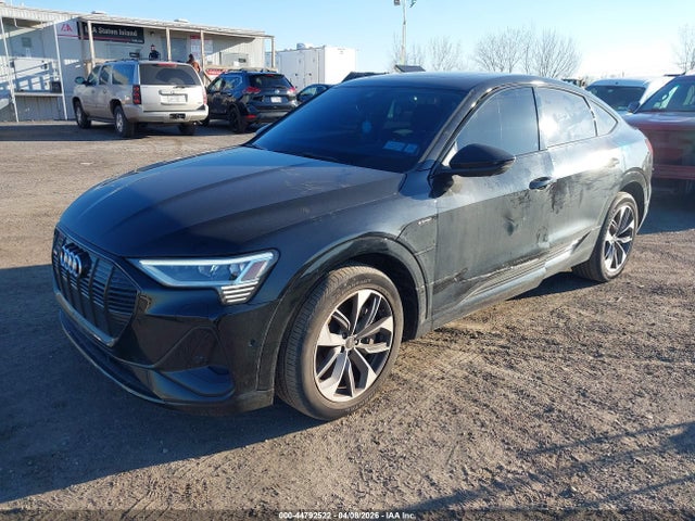 2021 Audi E-tron Sportback Premium Plus Quattro მანქანა იყიდება აუქციონზე, vin: WA12ABGE1MB026257, აუქციონის ნომერი: 44792522