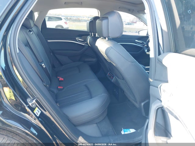 2021 Audi E-tron Sportback Premium Plus Quattro მანქანა იყიდება აუქციონზე, vin: WA12ABGE1MB026257, აუქციონის ნომერი: 44792522