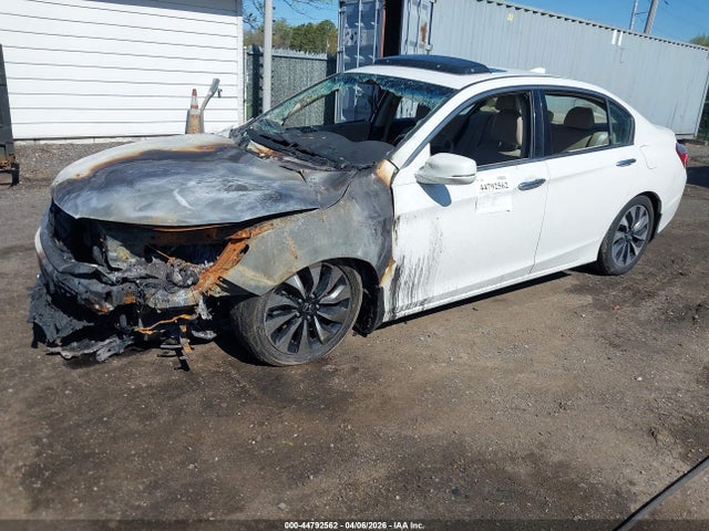 2014 Honda Accord Hybrid Ex-l მანქანა იყიდება აუქციონზე, vin: 1HGCR6F52EA004868, აუქციონის ნომერი: 44792562
