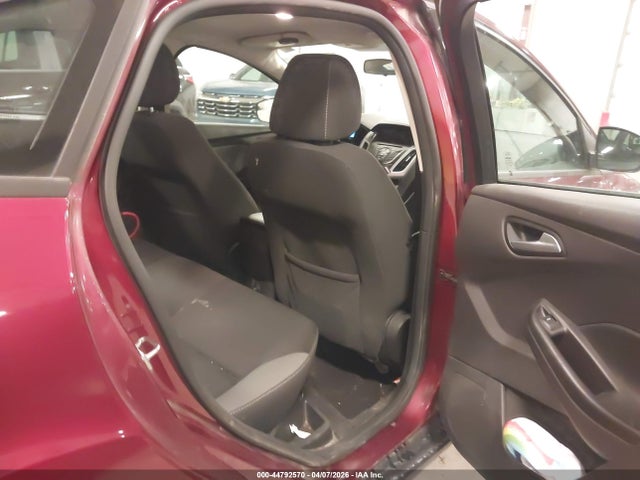 44792570 :رقم المزاد ، 1FADP3F28EL245938 vin ، 2014 Ford Focus Se مزاد بيع