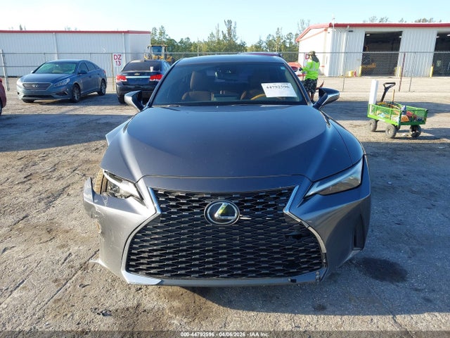 44792596 :رقم المزاد ، JTHAA1D25M5117616 vin ، 2021 Lexus Is 300 مزاد بيع