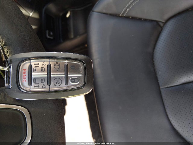 2026 CHRYSLER PACIFICA 2C4RC1BG1TR200930 Photo 10