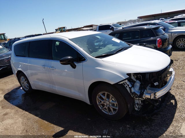 2026 Chrysler Pacifica Select მანქანა იყიდება აუქციონზე, vin: 2C4RC1BG1TR200930, აუქციონის ნომერი: 44792643