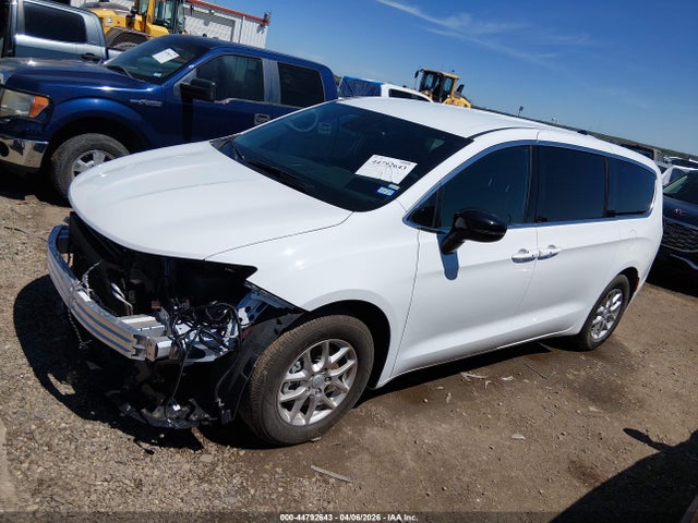 2026 Chrysler Pacifica Select მანქანა იყიდება აუქციონზე, vin: 2C4RC1BG1TR200930, აუქციონის ნომერი: 44792643