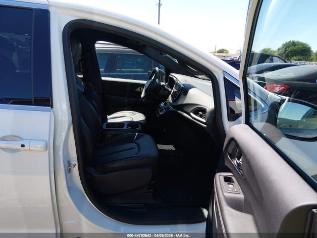 2026 CHRYSLER PACIFICA 2C4RC1BG1TR200930 Photo 4