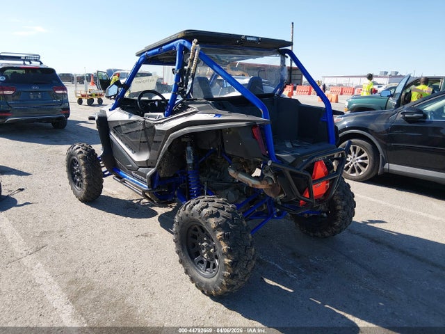 1HFVE057XM4202507 Honda Sxs1000 S2r
