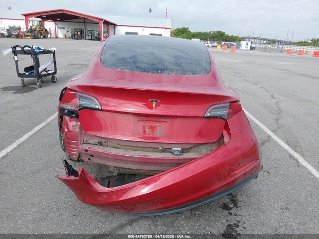 2018 Tesla Model 3 Long Range/mid Range მანქანა იყიდება აუქციონზე, vin: 5YJ3E1EA3JF102952, აუქციონის ნომერი: 44792769