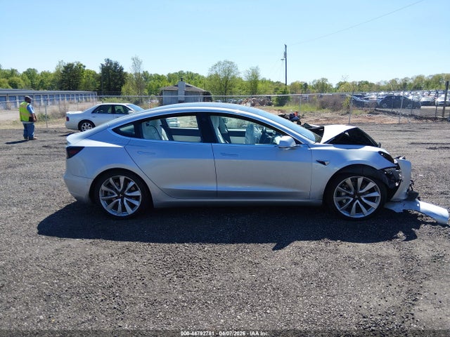 Продаж на аукціоні авто 2018 Tesla Model 3 Long Range/performance, vin: 5YJ3E1EB9JF097300, номер лоту: 44792781