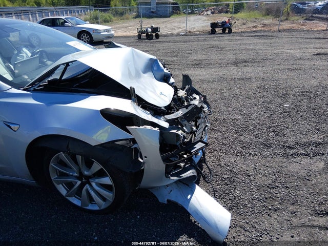 Продаж на аукціоні авто 2018 Tesla Model 3 Long Range/performance, vin: 5YJ3E1EB9JF097300, номер лоту: 44792781