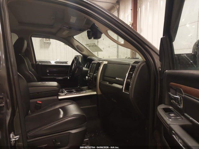 44792784 :رقم المزاد ، 1C6RR7NM4FS529523 vin ، 2015 Ram 1500 Laramie مزاد بيع