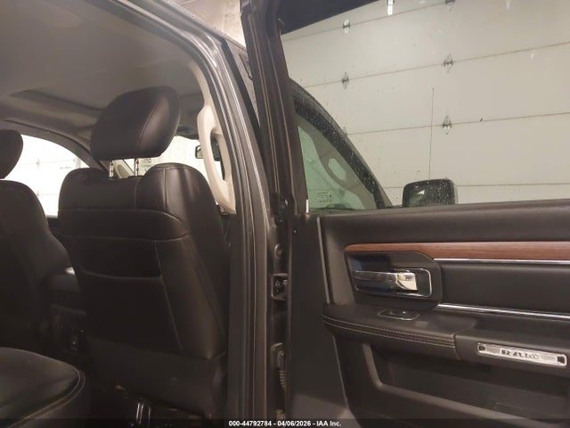 44792784 :رقم المزاد ، 1C6RR7NM4FS529523 vin ، 2015 Ram 1500 Laramie مزاد بيع