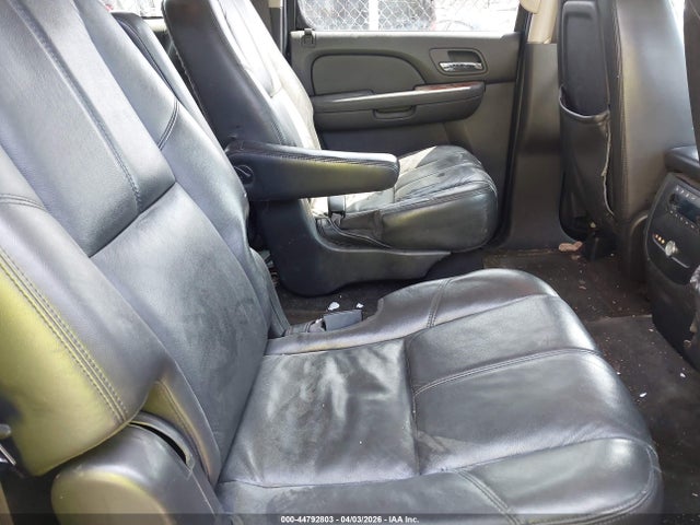 44792803 :رقم المزاد ، 1GNFK16308J202037 vin ، 2008 Chevrolet Suburban 1500 Ltz مزاد بيع