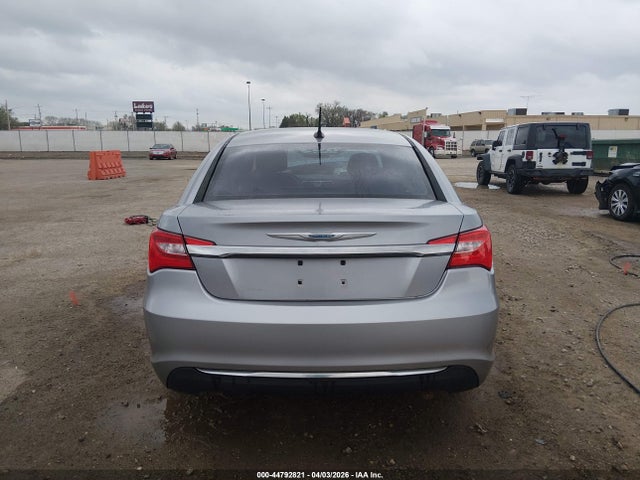 2013 Chrysler 200 Touring მანქანა იყიდება აუქციონზე, vin: 1C3CCBBB8DN598740, აუქციონის ნომერი: 44792821