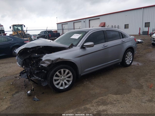 2013 Chrysler 200 Touring მანქანა იყიდება აუქციონზე, vin: 1C3CCBBB8DN598740, აუქციონის ნომერი: 44792821