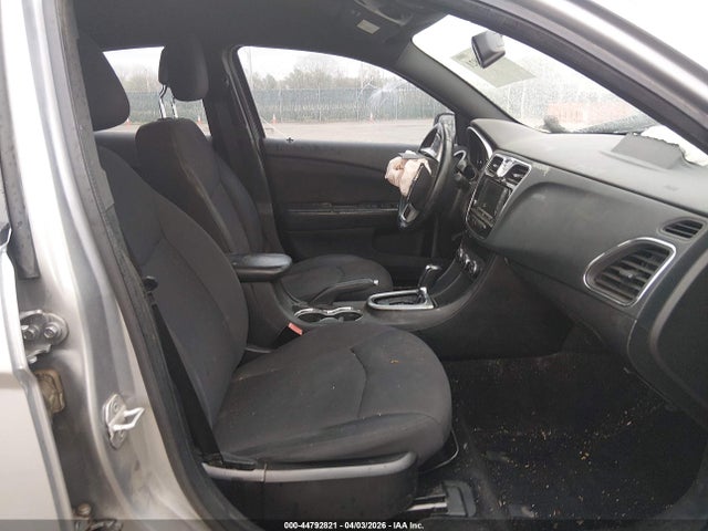 2013 Chrysler 200 Touring მანქანა იყიდება აუქციონზე, vin: 1C3CCBBB8DN598740, აუქციონის ნომერი: 44792821