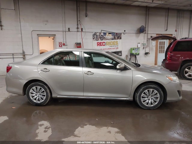 Продаж на аукціоні авто 2014 Toyota Camry Le, vin: 4T4BF1FK1ER379887, номер лоту: 44792863