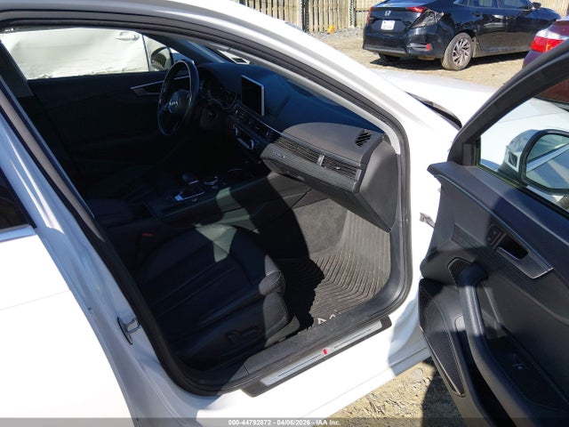 2017 AUDI A4 WAUENAF46HN040621 Photo 4