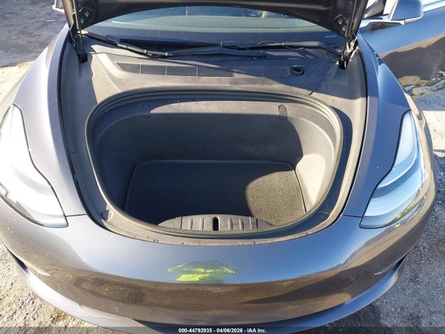 Продажа на аукционе авто 2018 Tesla Model 3 Long Range/performance, vin: 5YJ3E1EB7JF083217, номер лота: 44792935