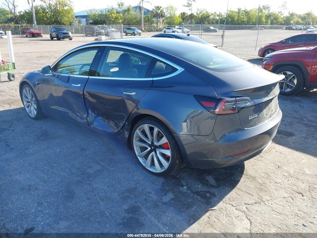 Продажа на аукционе авто 2018 Tesla Model 3 Long Range/performance, vin: 5YJ3E1EB7JF083217, номер лота: 44792935