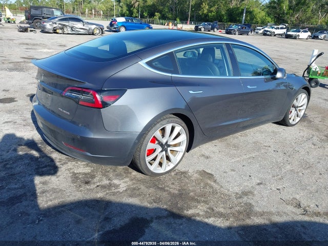 Продажа на аукционе авто 2018 Tesla Model 3 Long Range/performance, vin: 5YJ3E1EB7JF083217, номер лота: 44792935
