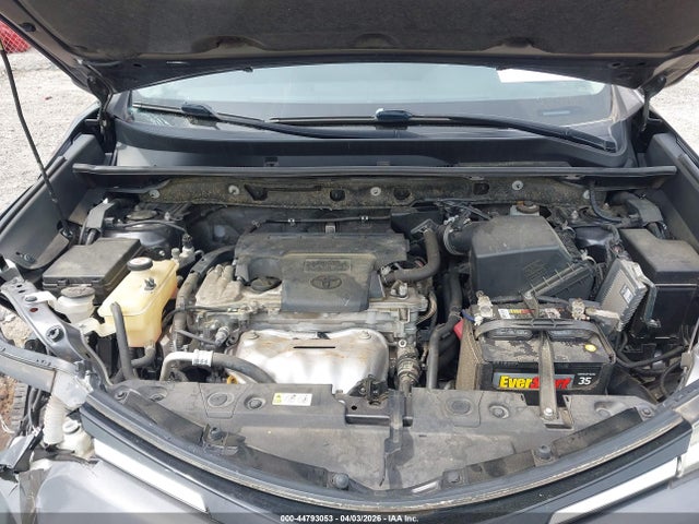 JTMZFREV9JJ751401 Toyota RAV4 LE