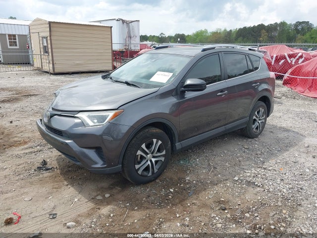 JTMZFREV9JJ751401 Toyota RAV4 LE