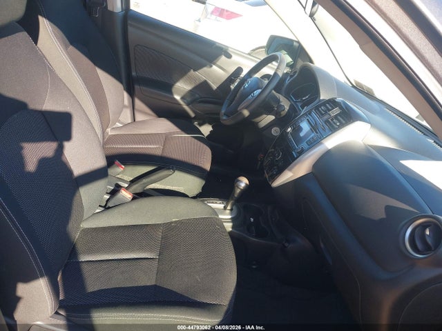 3N1CN7AP7HL819527 Nissan Versa 1.6 Sv