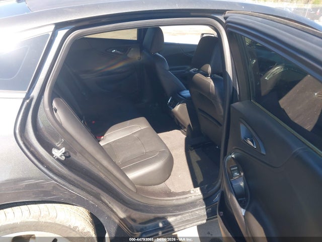1G1ZH5SX3HF233007 Chevrolet Malibu Premier