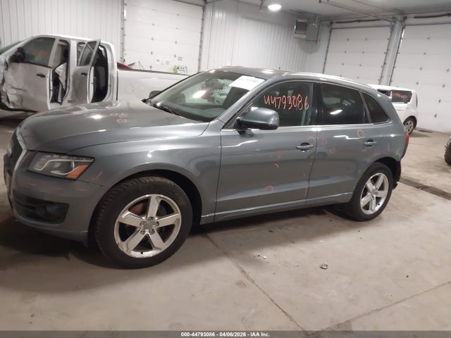 44793086 :رقم المزاد ، WA1LFAFP5CA129205 vin ، 2012 Audi Q5 2.0t Premium مزاد بيع