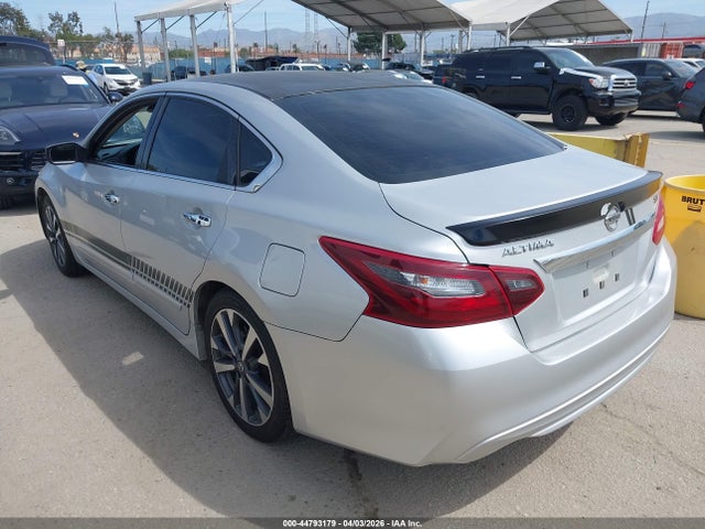1N4AL3AP8HN346066 Nissan Altima 2.5 Sr