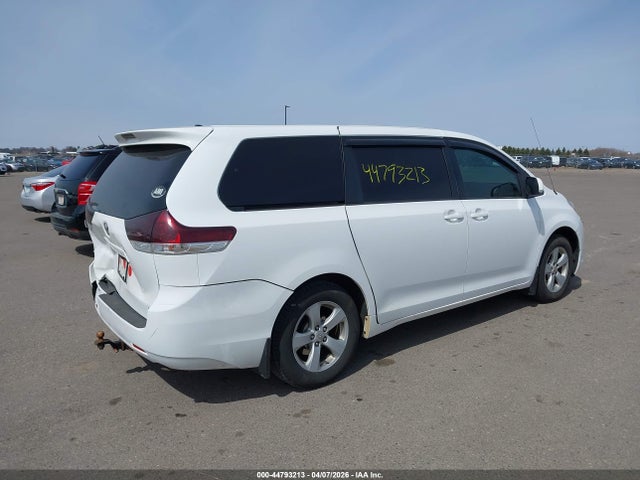 2012 Toyota Sienna Le 8 Passenger მანქანა იყიდება აუქციონზე, vin: 5TDKA3DC1CS014535, აუქციონის ნომერი: 44793213