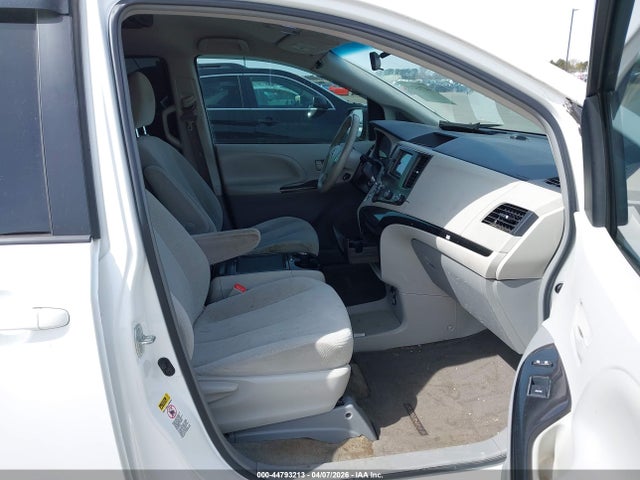 2012 Toyota Sienna Le 8 Passenger მანქანა იყიდება აუქციონზე, vin: 5TDKA3DC1CS014535, აუქციონის ნომერი: 44793213