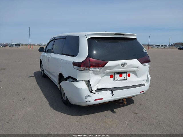 2012 Toyota Sienna Le 8 Passenger მანქანა იყიდება აუქციონზე, vin: 5TDKA3DC1CS014535, აუქციონის ნომერი: 44793213