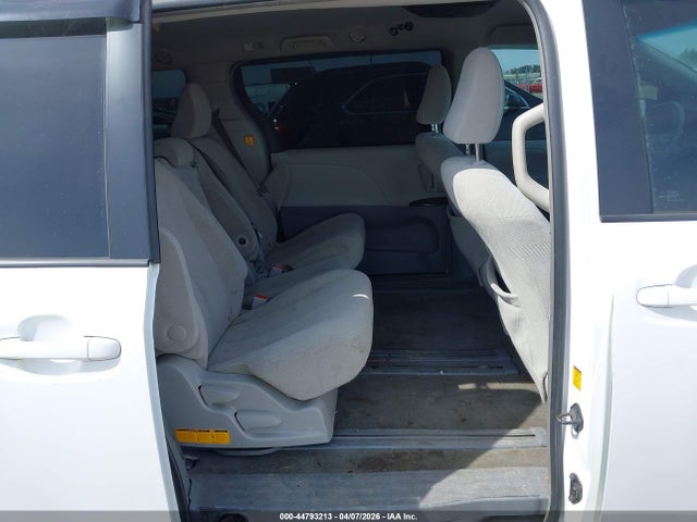 2012 Toyota Sienna Le 8 Passenger მანქანა იყიდება აუქციონზე, vin: 5TDKA3DC1CS014535, აუქციონის ნომერი: 44793213